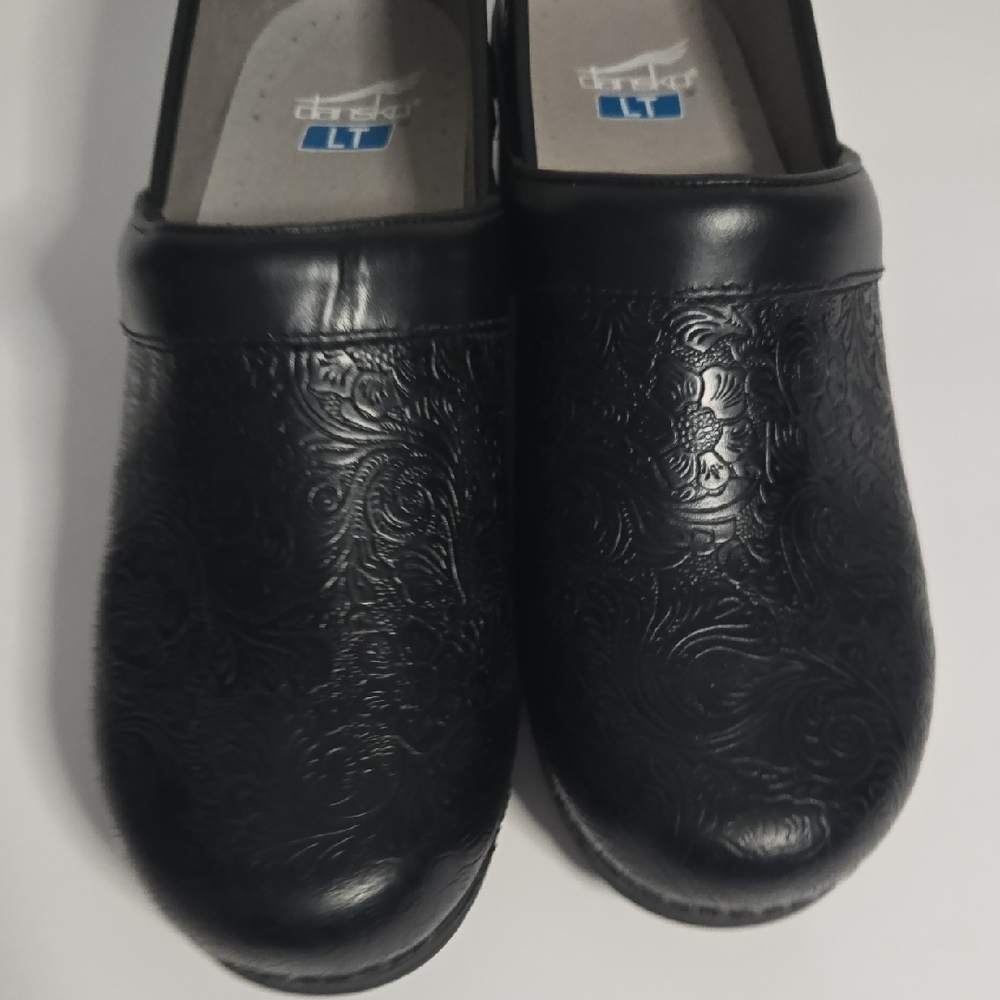 Dansko Lightweight 41/Size 11 Professional Black Tooled  Women's LT Clogs - Picture 11 of 13